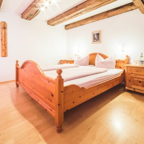 Schlafzimmer der Ferienwohnung „Dachs“ – Unterhöfenhof